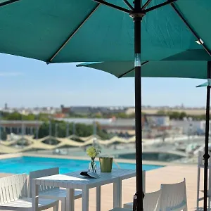 4* Отель Ribera De Triana